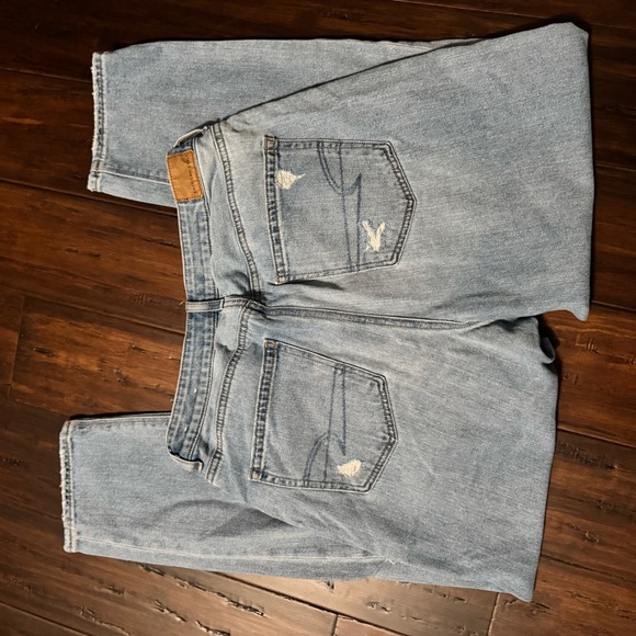 American Eagle Outfitters Light Wash Straight Leg Jeans - Picture 5 of 5